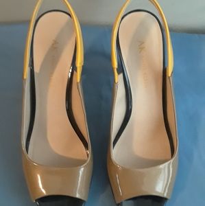 Anne Klein Tan Yellow Pumps